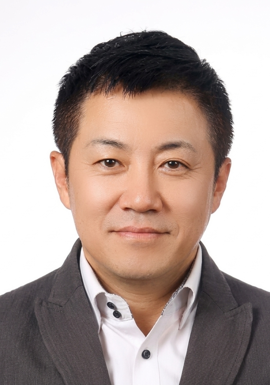 YC Hwangbo portrait